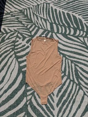 SKIMS Sleeveless Nude/Tan Bodysuit